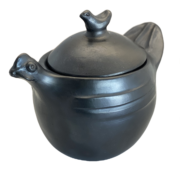 Black Clay, La Chamba Hen Pot